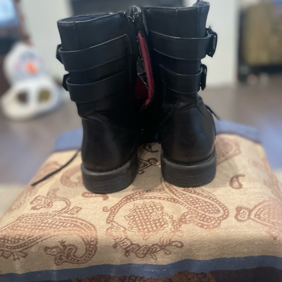 Hot Cakes Boots - Picture 5 of 9